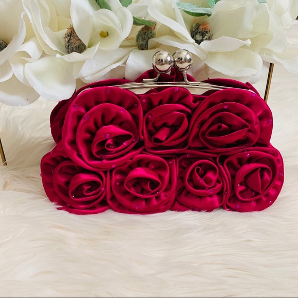 Satin rosette purse - Picture 1 of 8